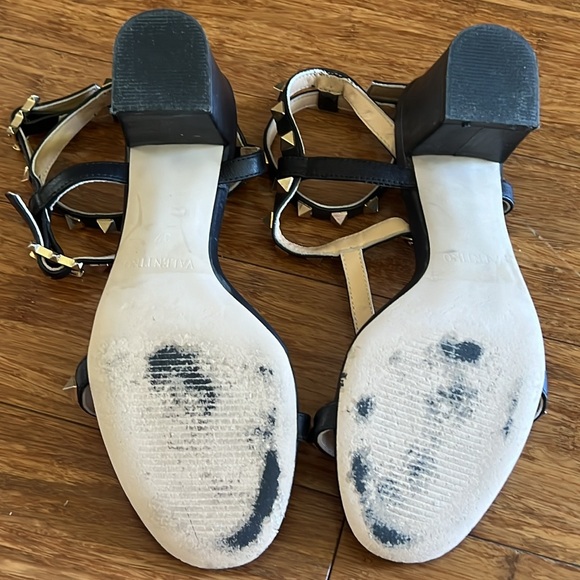 Valentino Garavani Rockstud Sandal - Picture 5 of 5